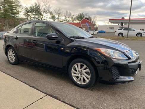 Used 2013 MAZDA MAZDA3 i Touring w/ Preferred Equipment Pkg image 3