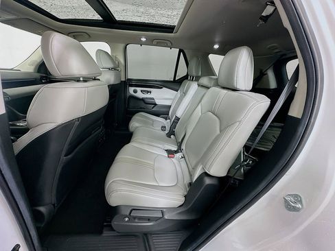 Certified 2024 Honda Pilot Touring image 24