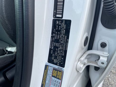 Used 2025 Kia K4 LXS image 28