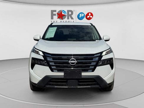 Used 2024 Nissan Rogue SV FWD image 8