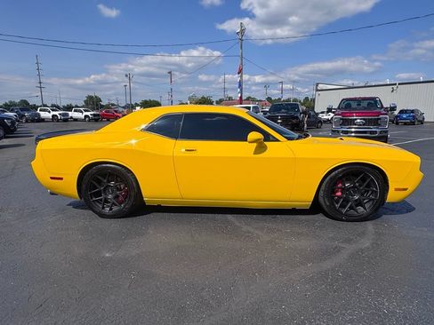 Used 2010 Dodge Challenger SRT8 w/ SRT Option Group II RWD image 7