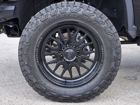 Used 2025 Chevrolet Silverado 3500 High Country w/ High Country Premium Package AWD/4WD image 13