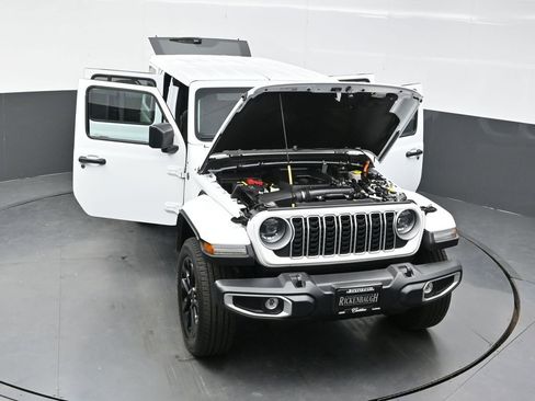 Used 2025 Jeep Wrangler Unlimited Sahara w/ Safety Group AWD/4WD image 39