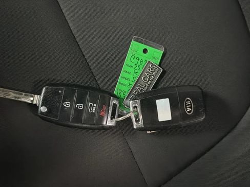 Used 2015 Kia Soul FWD image 28
