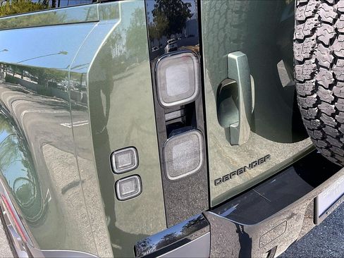 New 2026 Land Rover Defender 110 S AWD/4WD image 8