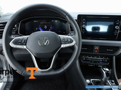 Used 2025 Volkswagen Jetta SE w/ Sunroof Package FWD image 20