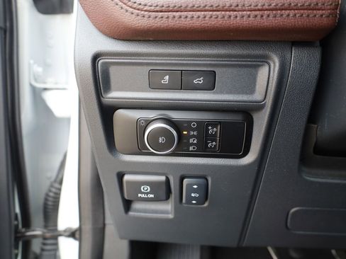 Used 2024 Ford Expedition Limited image 41