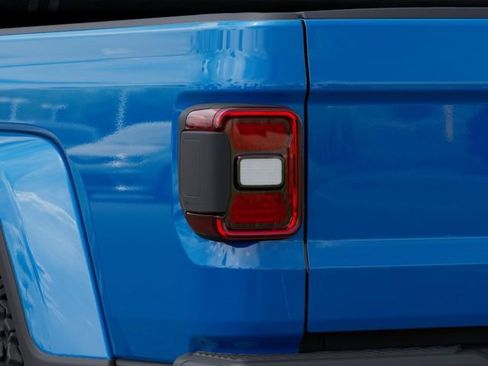 New 2025 Jeep Gladiator High Tide image 10