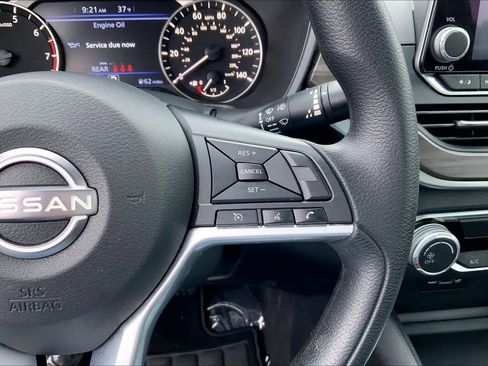 Used 2025 Nissan Altima 2.5 SV image 24