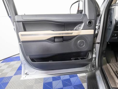 Used 2024 Ford Expedition Max XLT RWD image 14