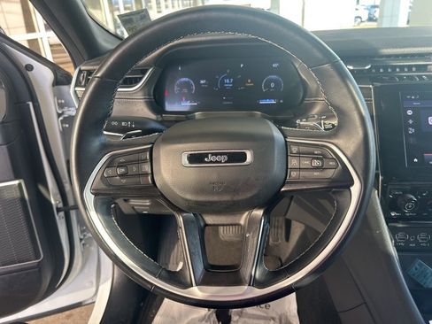 Used 2021 Jeep Grand Cherokee L Laredo image 10