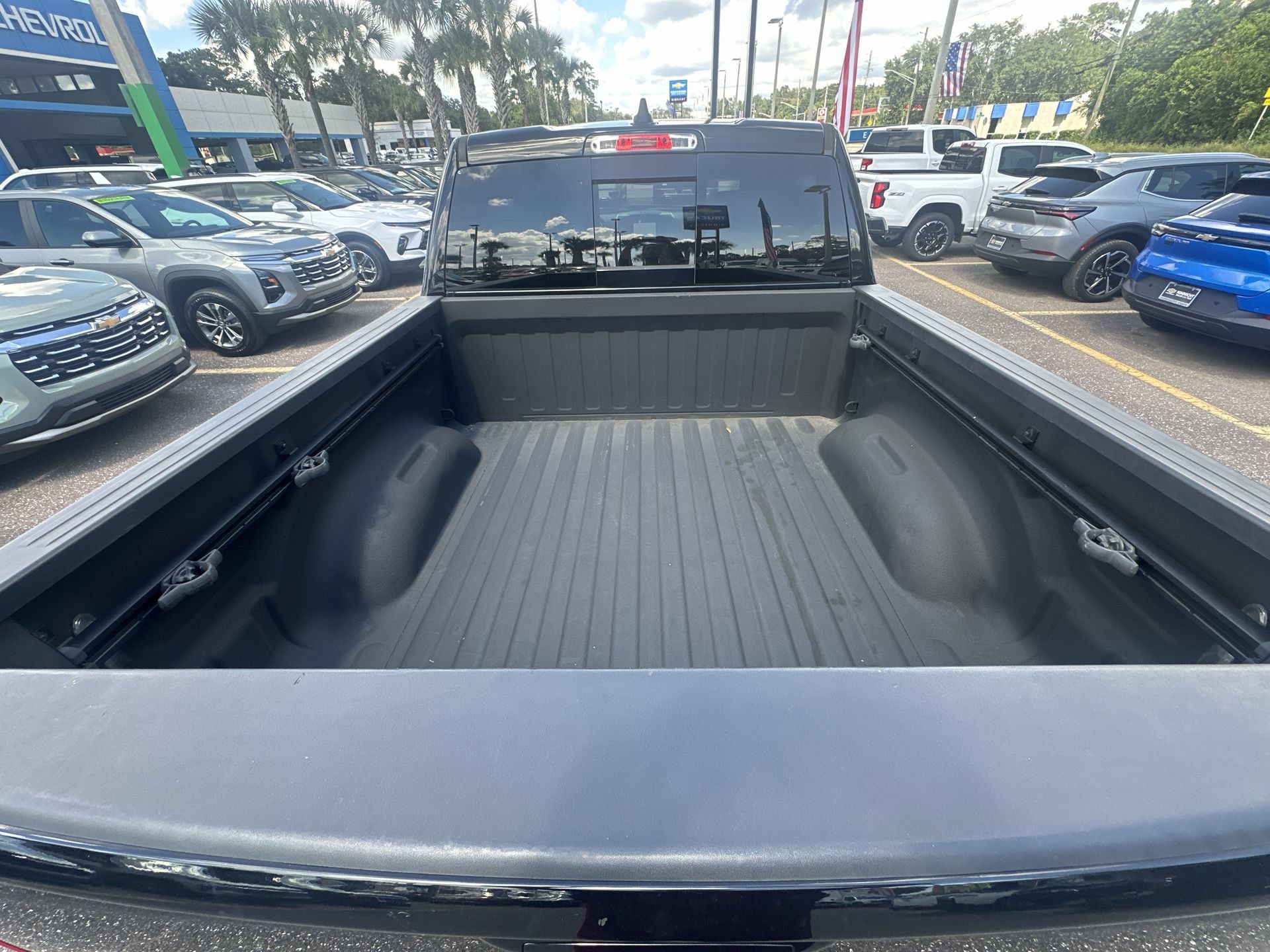 Used 2023 RAM 1500 Laramie RWD image 32