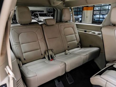 Used 2018 Lincoln Navigator L Reserve w/ Technology Package AWD/4WD image 44