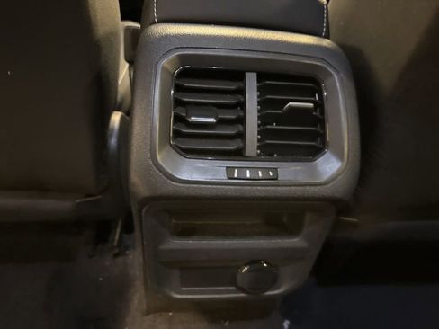 Used 2022 Volkswagen Tiguan S image 15