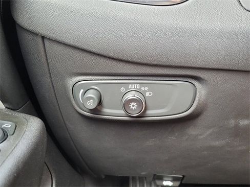 Used 2024 Chevrolet Equinox LT image 38