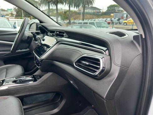 Used 2023 Chevrolet Bolt EUV LT w/ Convenience Package FWD image 28