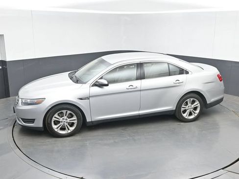 Used 2013 Ford Taurus SEL FWD image 19