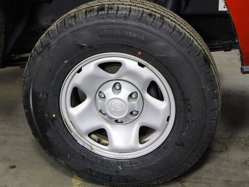 Used 2019 Toyota Tacoma SR w/ SR Convenience Package image 36