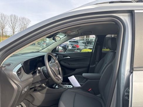 Used 2024 Buick Encore GX Preferred image 2