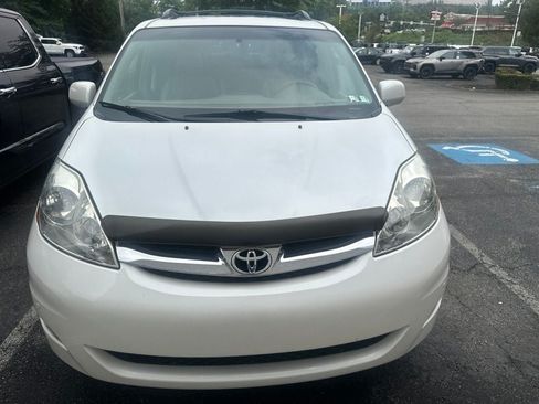 Used 2006 Toyota Sienna XLE Limited w/ XLE Limited Pkg 2 AWD/4WD image 2