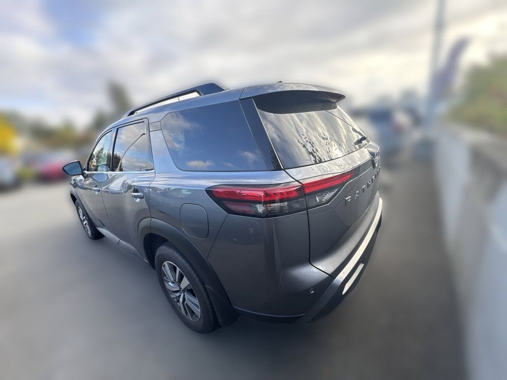 Used 2026 Nissan Pathfinder SL AWD/4WD image 9