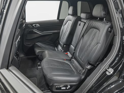 Used 2023 BMW X7 xDrive40i w/ Executive Package image 29