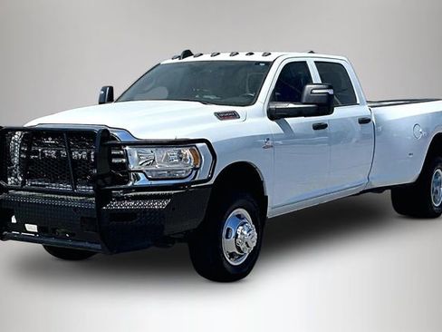 Used 2024 RAM 3500 Tradesman w/ Chrome Appearance Group image 2