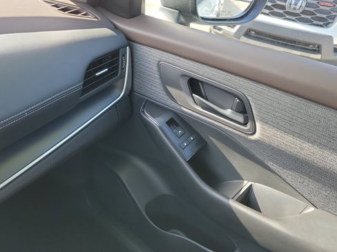 Certified 2023 Nissan Rogue S image 27