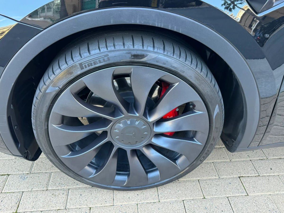 Used 2023 Tesla Model Y Long Range AWD/4WD image 39