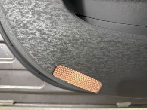 Used 2017 Toyota Sienna XLE image 21