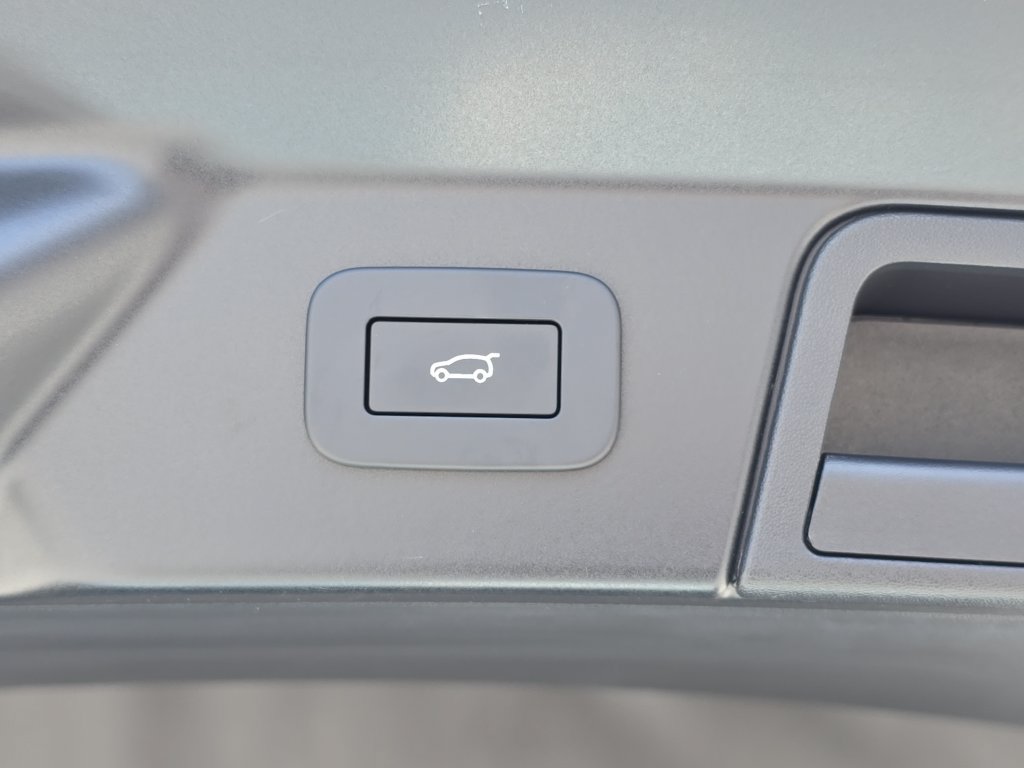 New 2026 Land Rover Range Rover Velar S AWD/4WD image 13