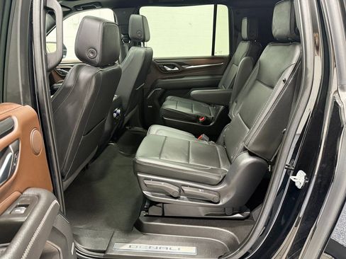 Used 2022 GMC Yukon XL Denali w/ Denali Premium Package image 42