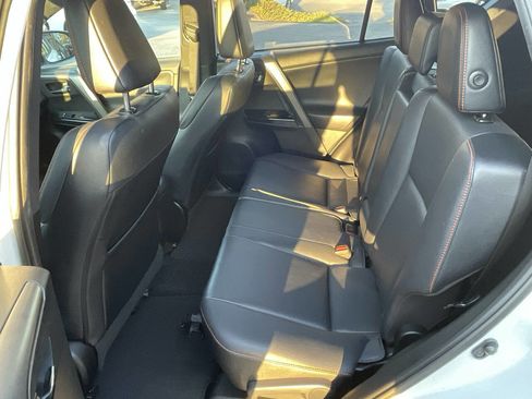 Used 2016 Toyota RAV4 SE image 13