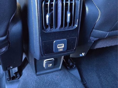 Used 2024 Jeep Compass Latitude image 17