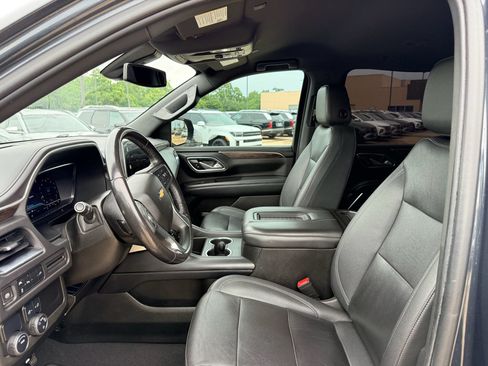 Used 2022 Chevrolet Suburban LT RWD image 14