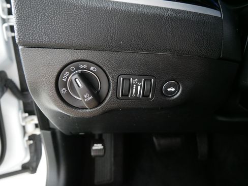 Used 2018 Chrysler 300 S AWD/4WD image 26