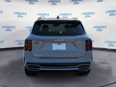 Used 2023 Kia Sorento EX w/ Panoramic Sunroof Package FWD image 8