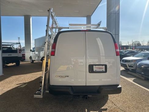 New 2025 Chevrolet Express 2500 RWD image 5