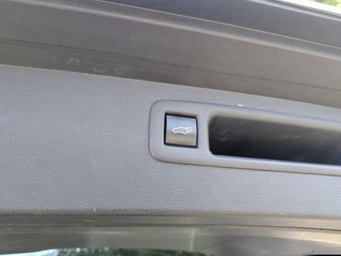 Used 2022 Toyota Highlander XLE image 31