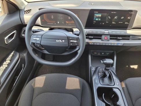 New 2026 Kia K4 FWD image 12