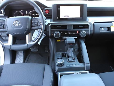 Used 2025 Toyota 4Runner TRD Off-Road image 9