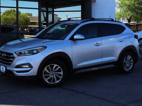 Used 2017 Hyundai Tucson SE w/ SE Popular Package 02 FWD image 3
