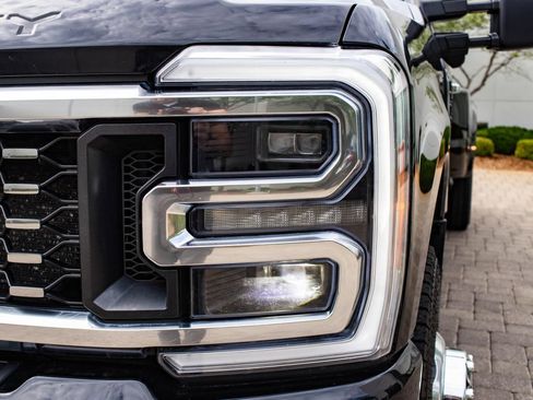 Used 2023 Ford F350 Platinum AWD/4WD image 15