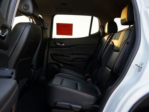 Used 2023 GMC Acadia AT4 w/ Technology Package image 18