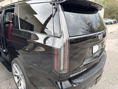 Certified 2025 Cadillac Escalade Sport w/ Touring Package AWD/4WD image 11