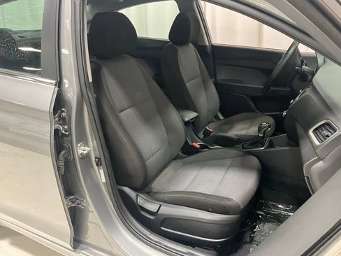 Used 2021 Hyundai Accent Limited w/ Cargo Package FWD image 10