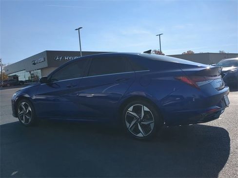 Used 2023 Hyundai Elantra Limited w/ Preferred Accessory Package image 6