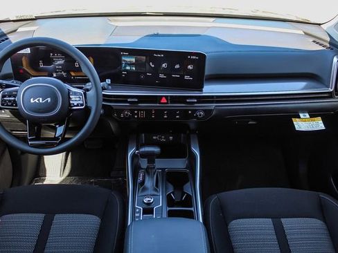 New 2026 Kia Sorento LX FWD image 5
