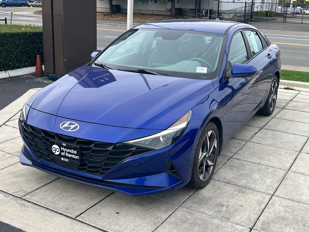 Used 2023 Hyundai Elantra SEL w/ Convenience Package FWD image 3