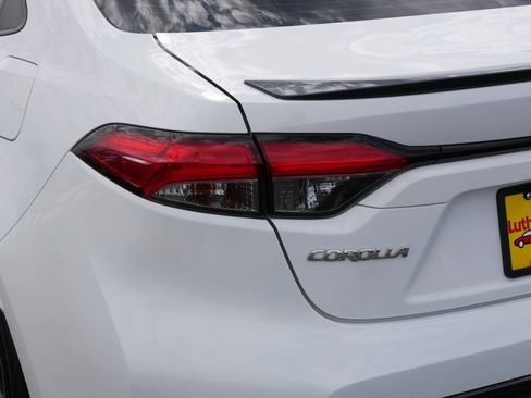 Used 2020 Toyota Corolla XSE FWD image 17